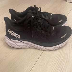 Hoka athletic Shoes 7B